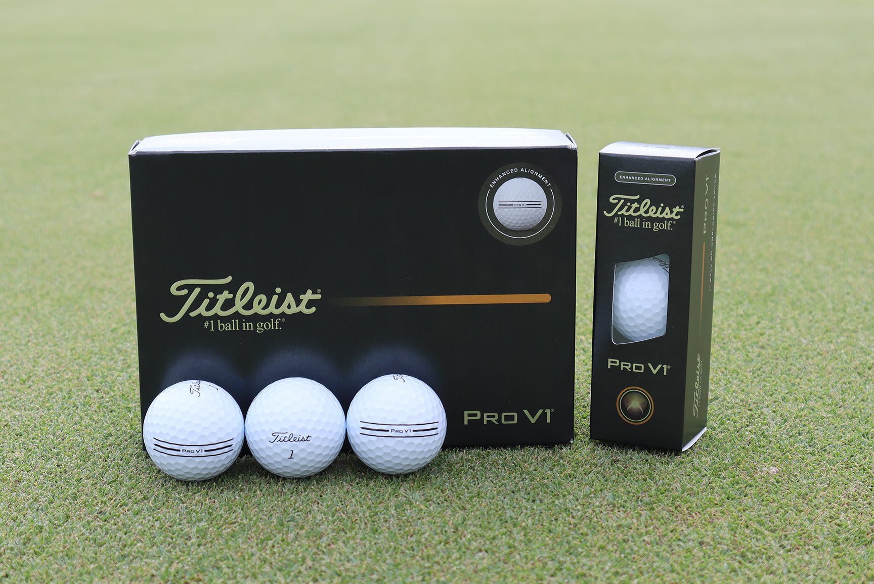 New Titleist Pro V1 Enhanced Alignment (White)